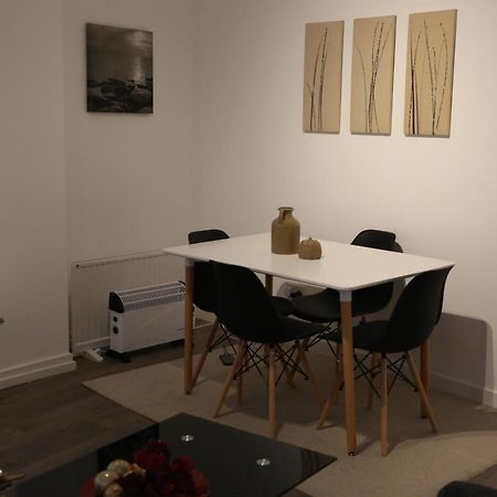 Luxury 1 Bedroom Flat In The Heart Of Wood Green Londres Exterior foto