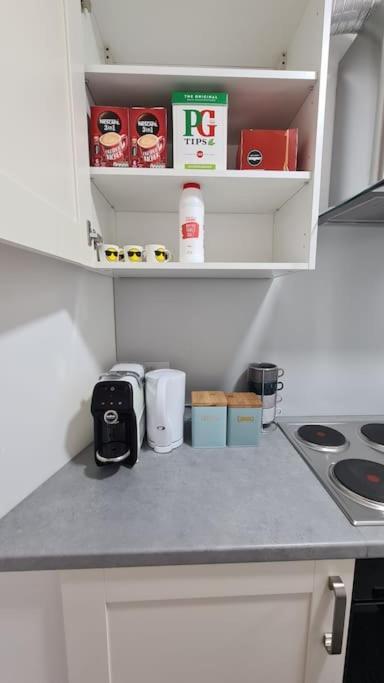 Luxury 1 Bedroom Flat In The Heart Of Wood Green Londres Exterior foto